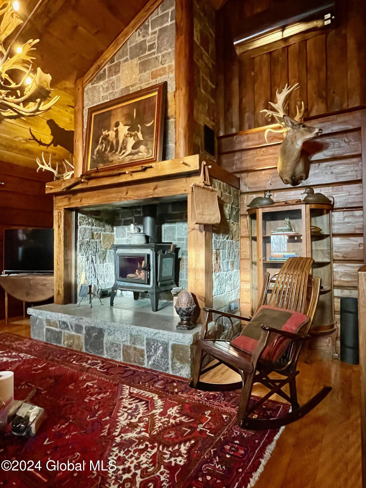 1661 Burch Road