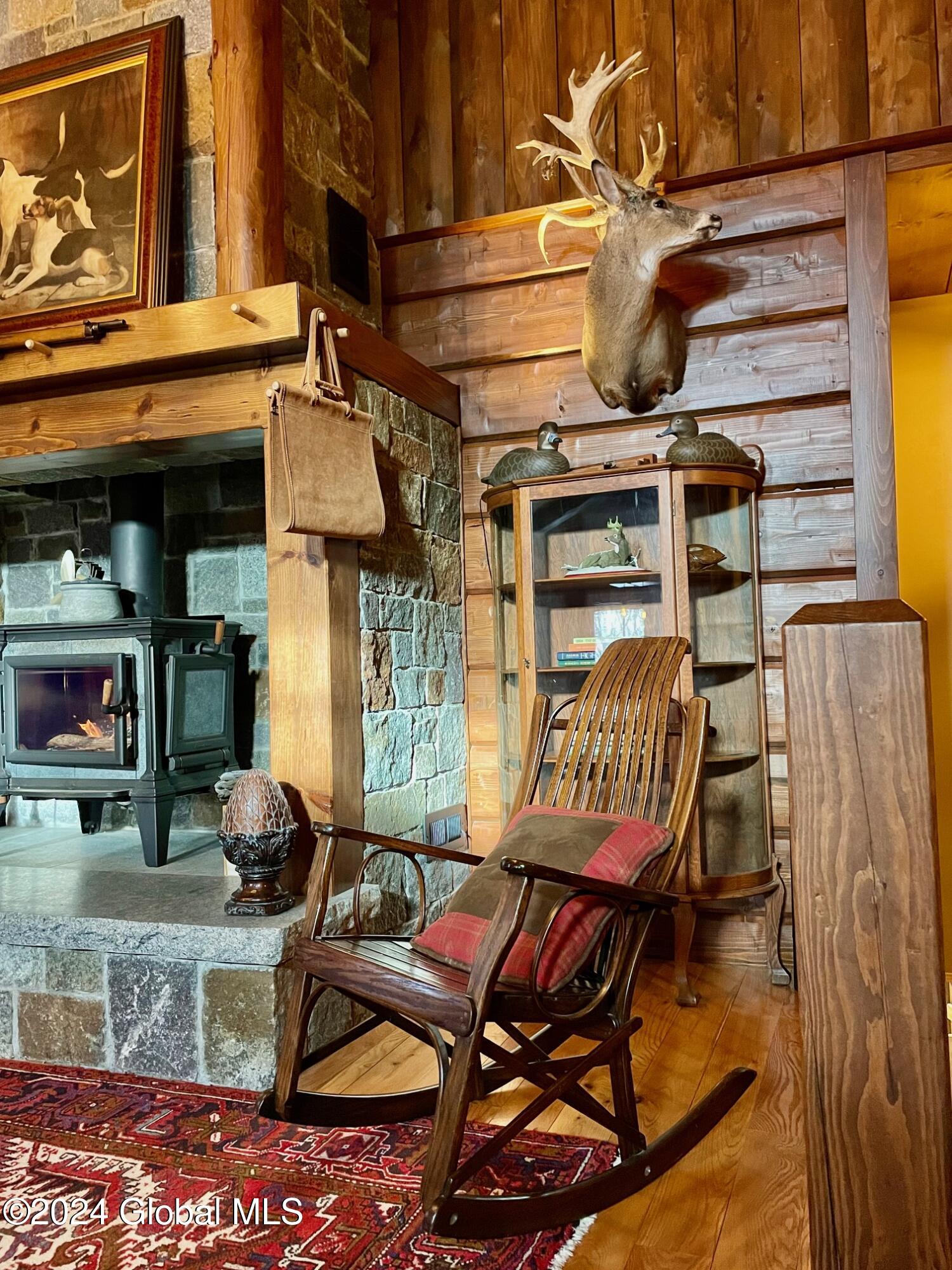 1661 Burch Road
