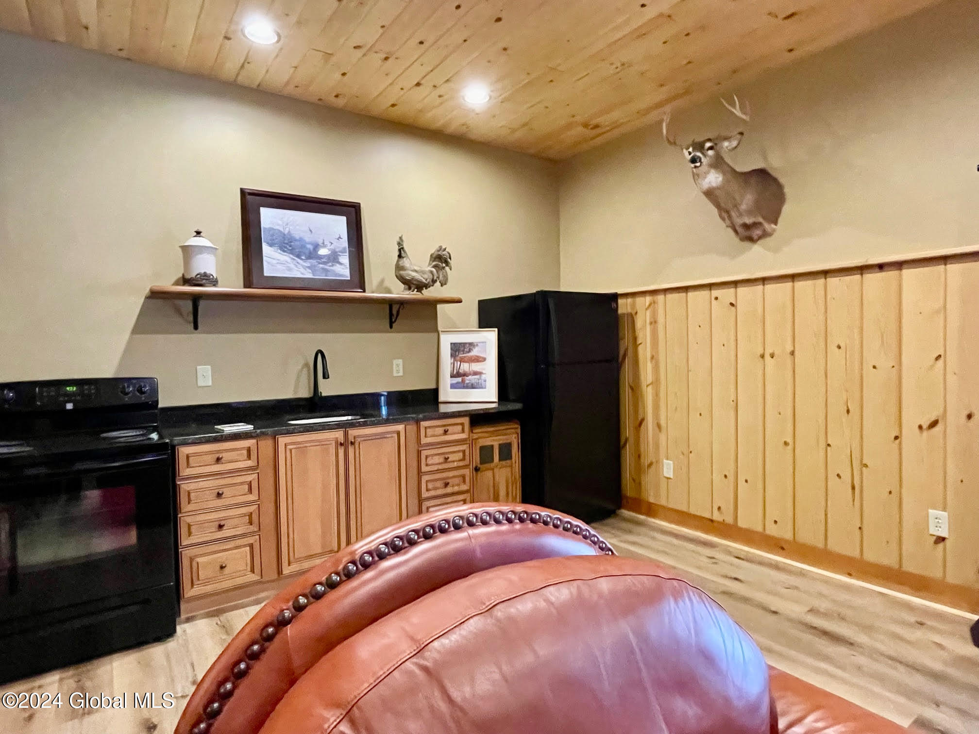 1661 Burch Road