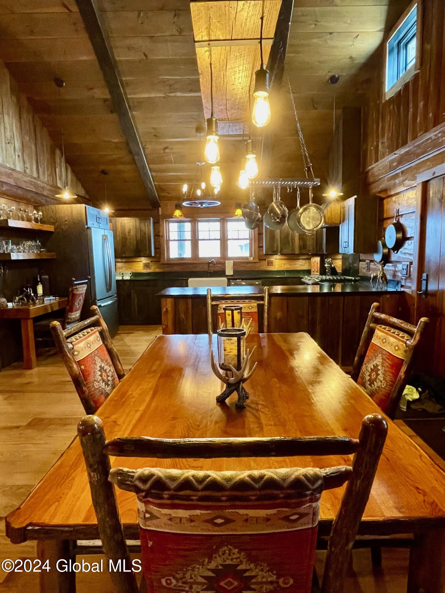1661 Burch Road