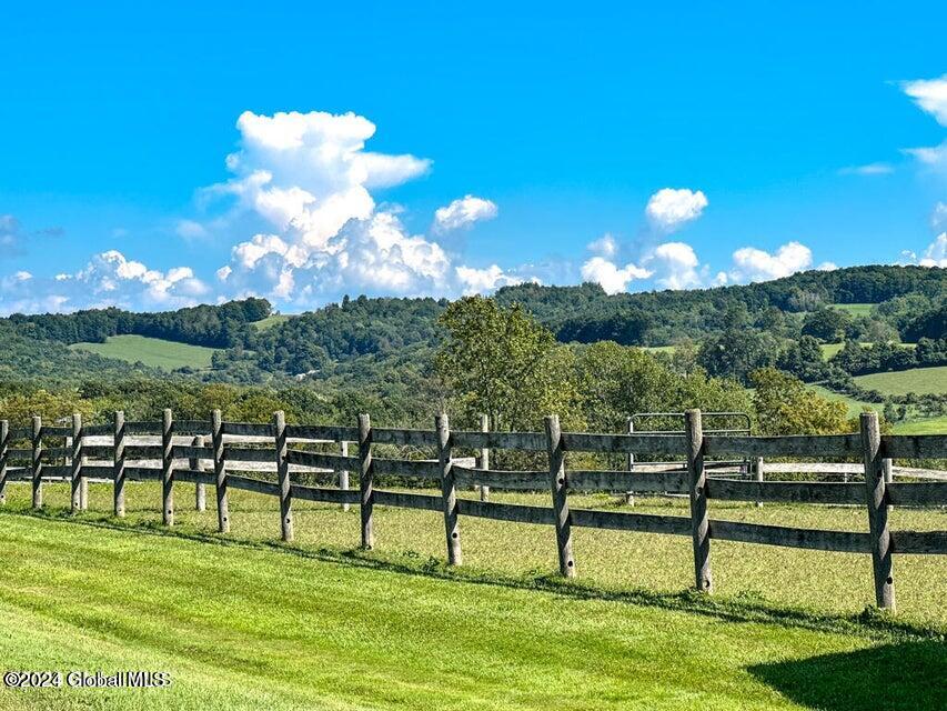 1661 Burch Road
