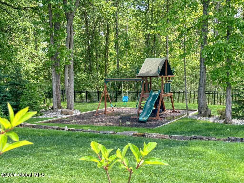 6 Browns Path