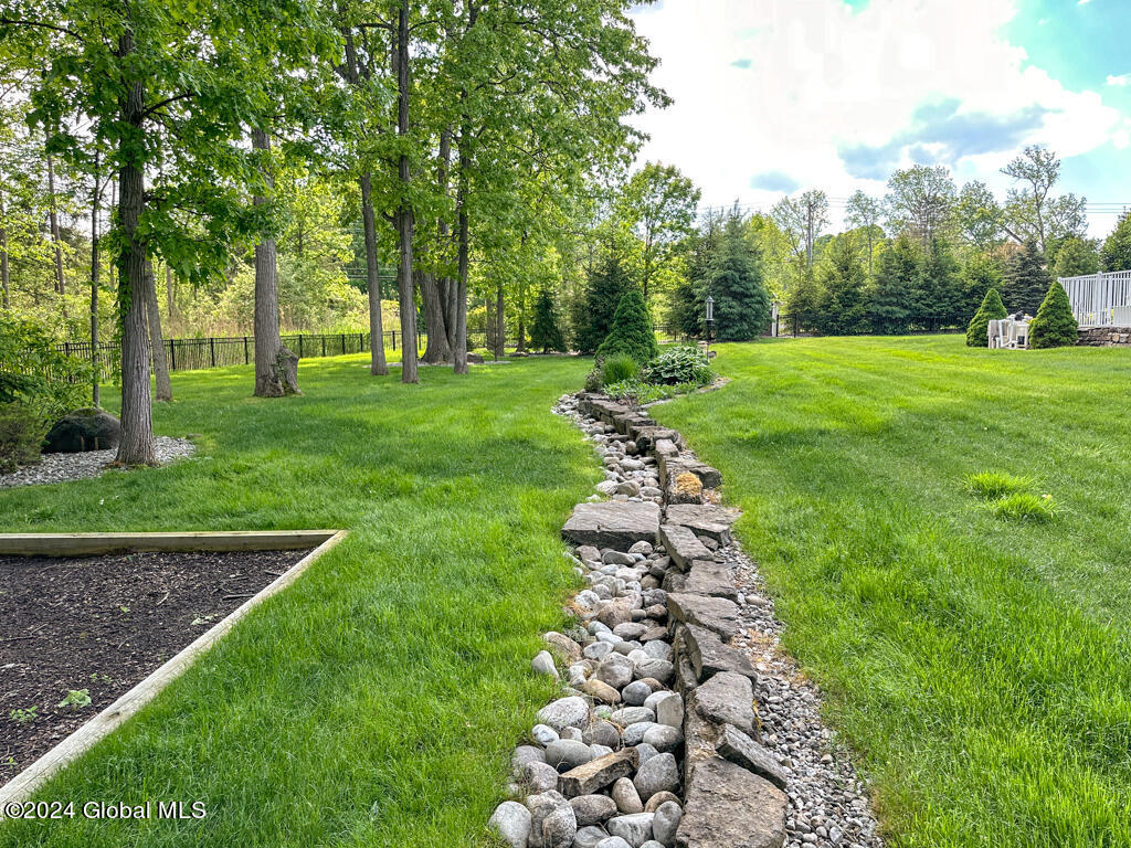 6 Browns Path