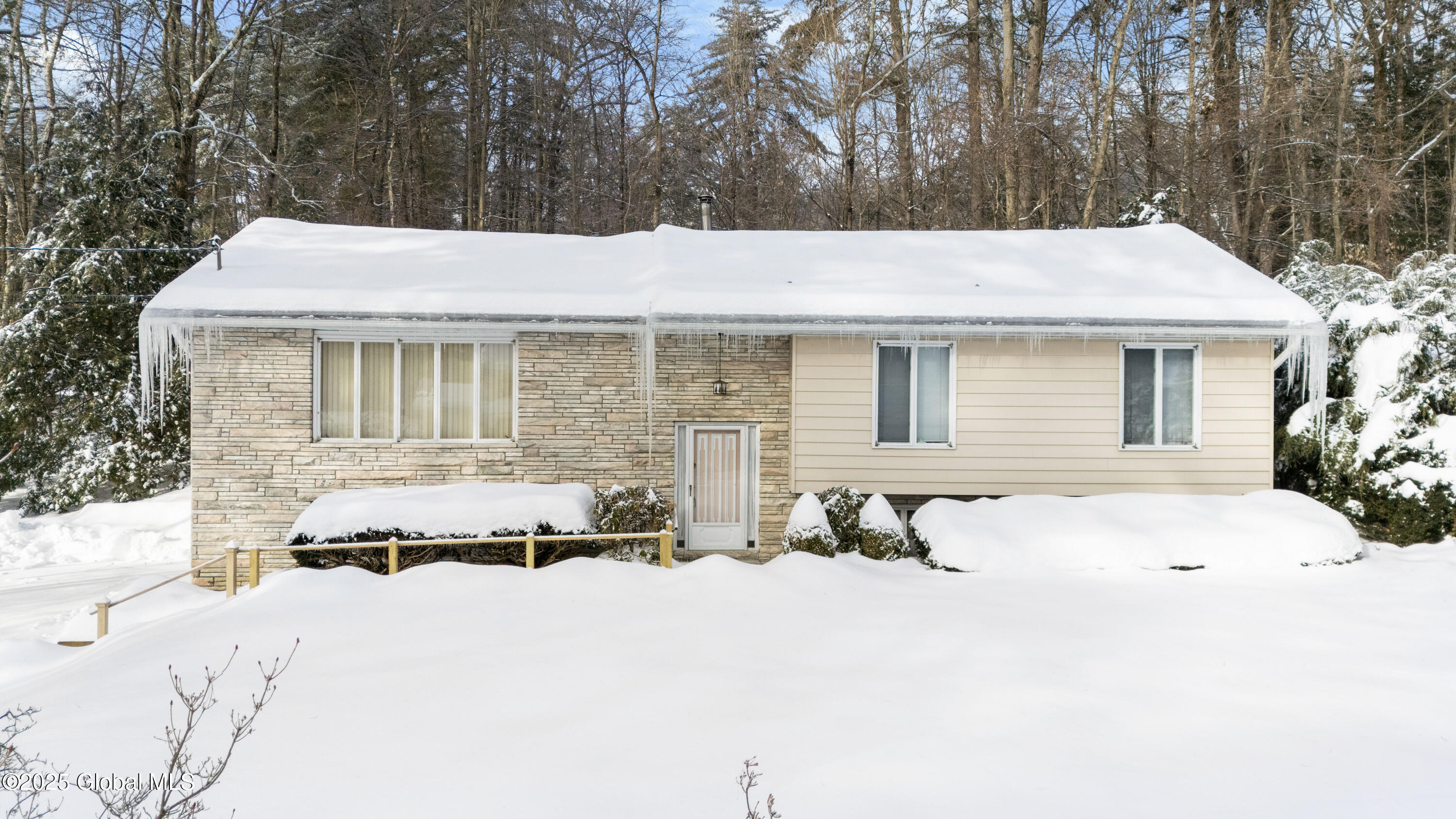 15 Deer Run Road