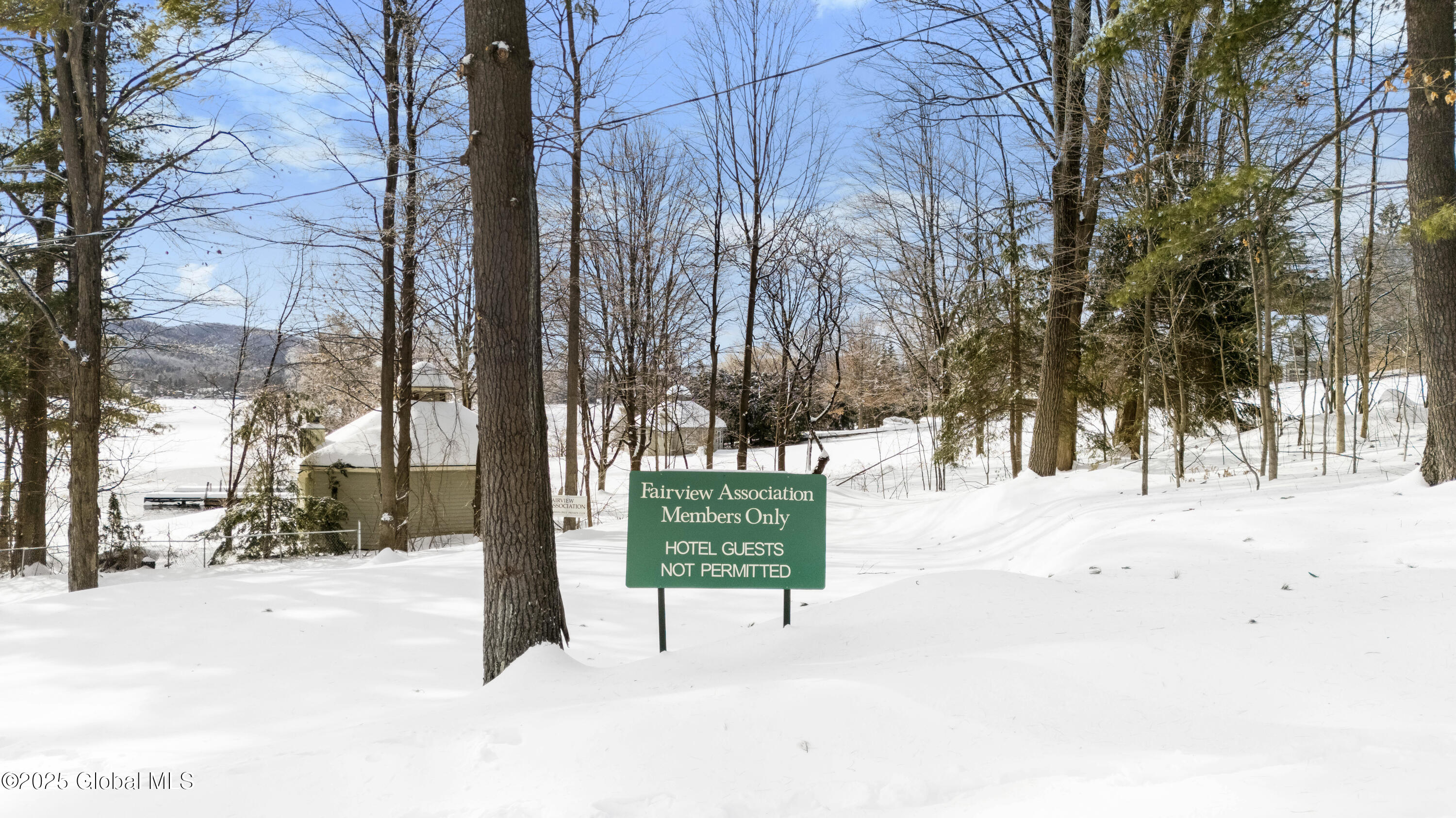 15 Deer Run Road