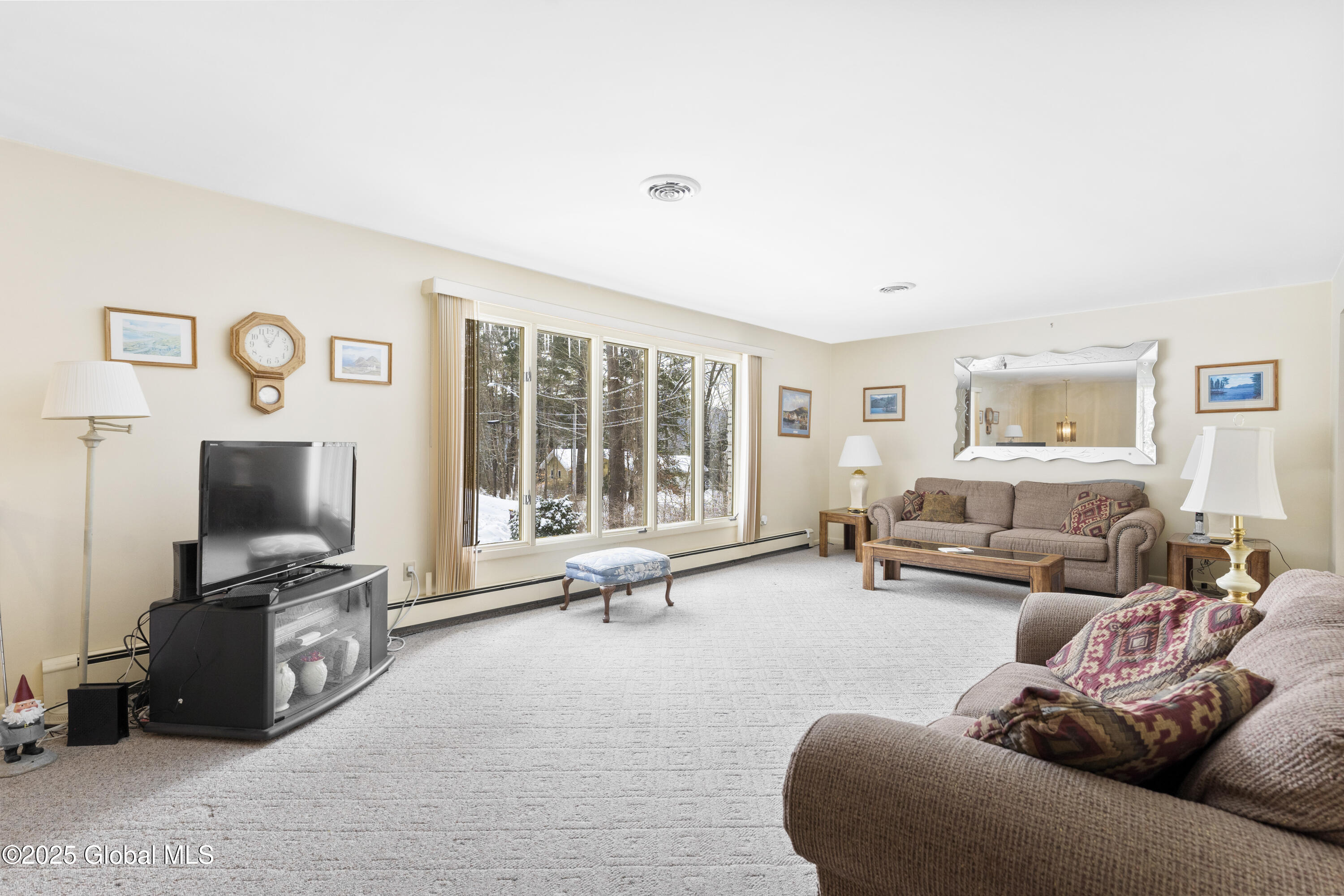 15 Deer Run Road