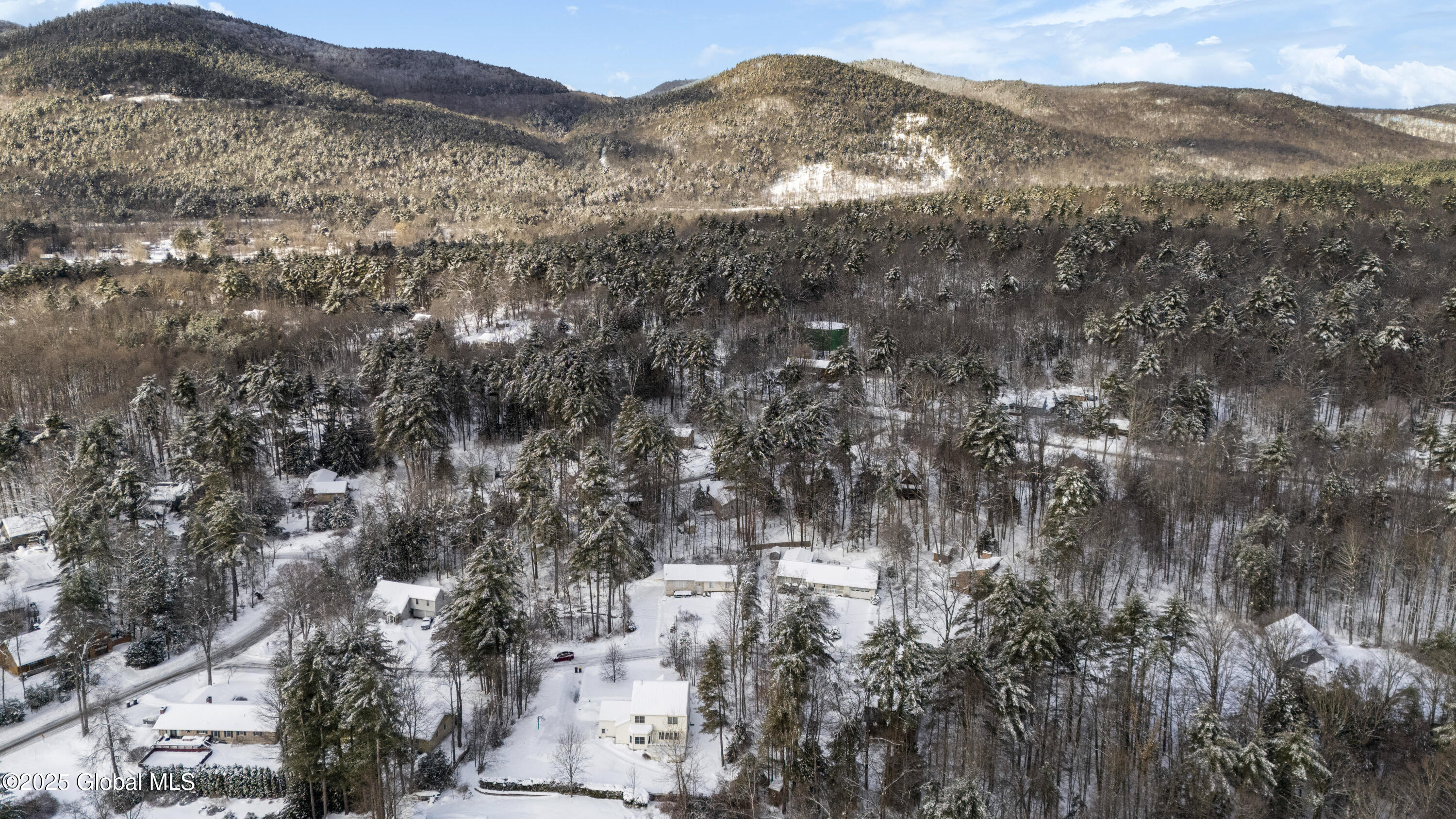 15 Deer Run Road