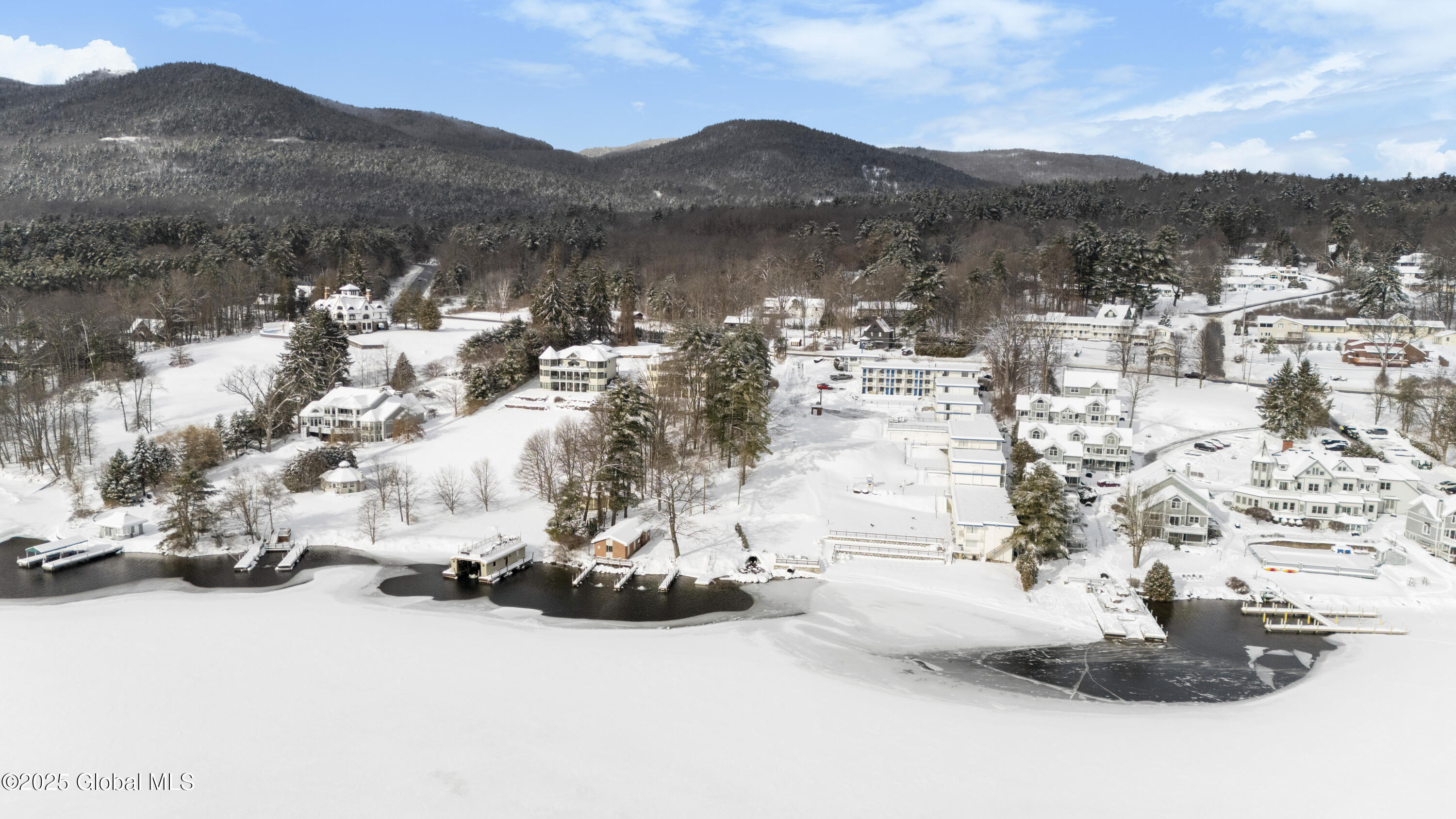 15 Deer Run Road