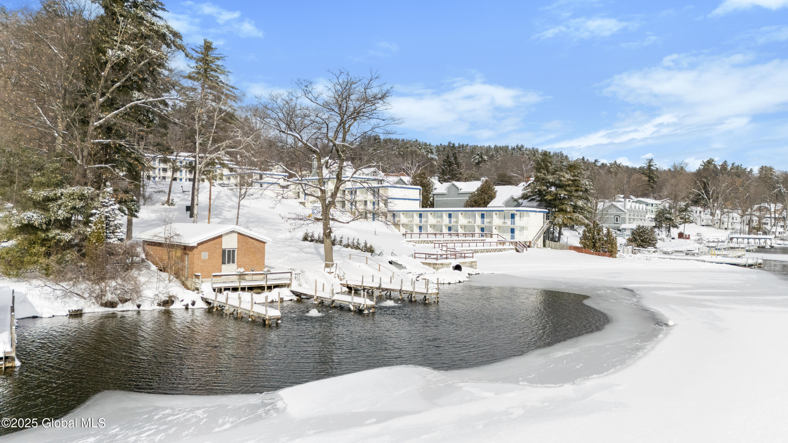 15 Deer Run Road