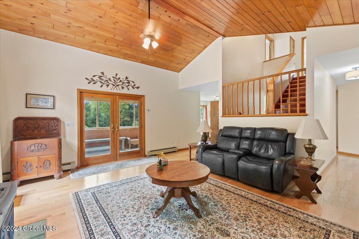 14 Georges Knoll Road