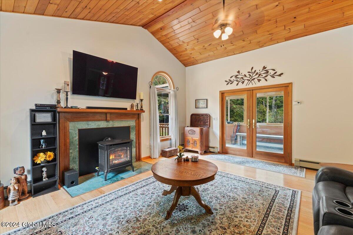 14 Georges Knoll Road