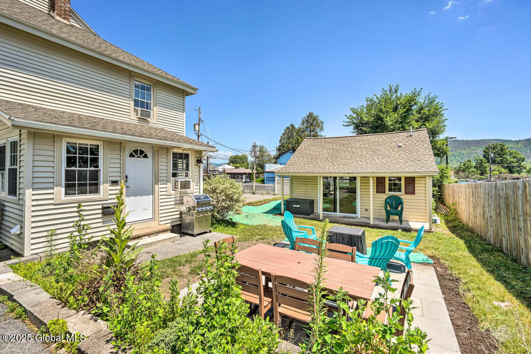 17 Mohican Street