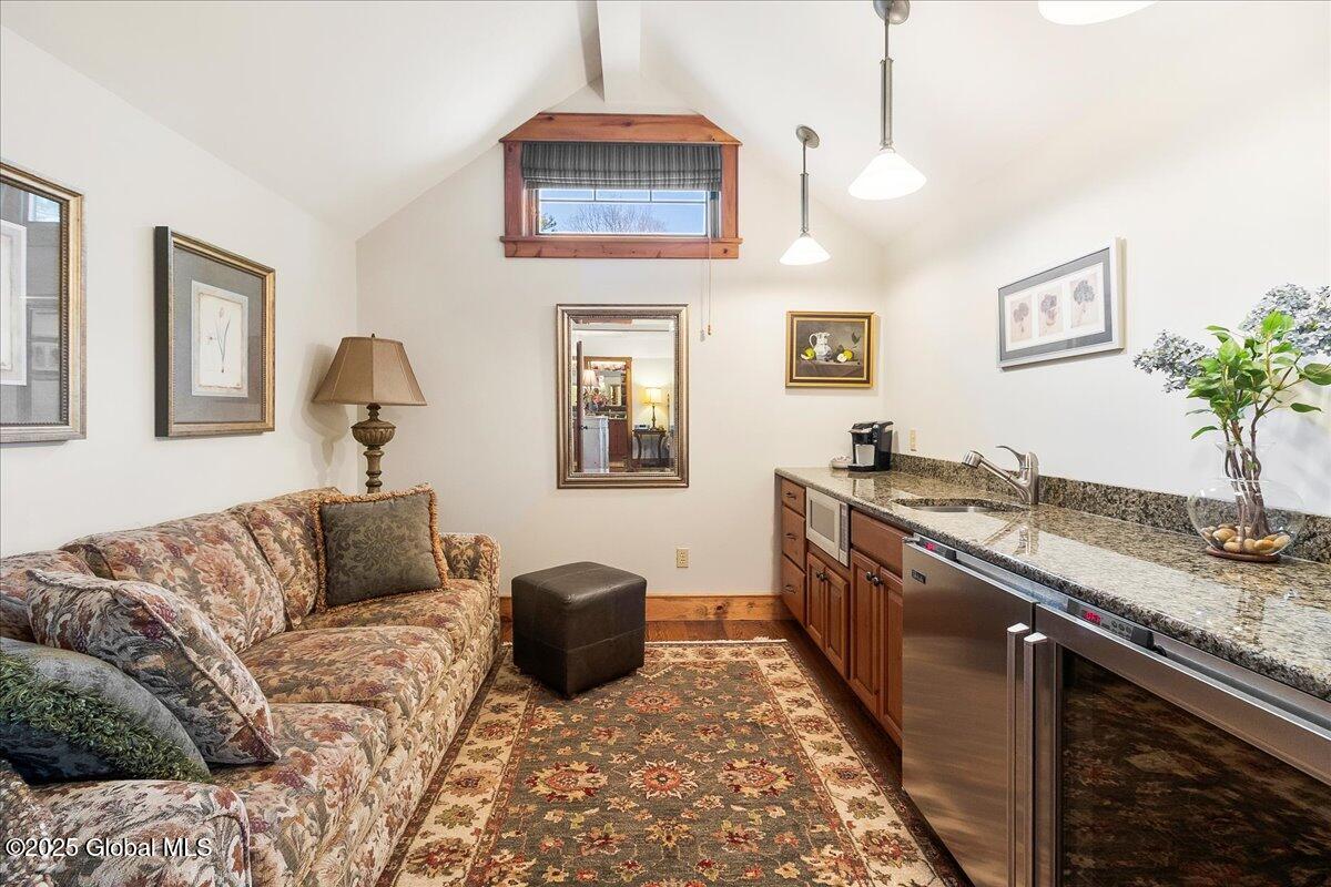 94 Long View Lane