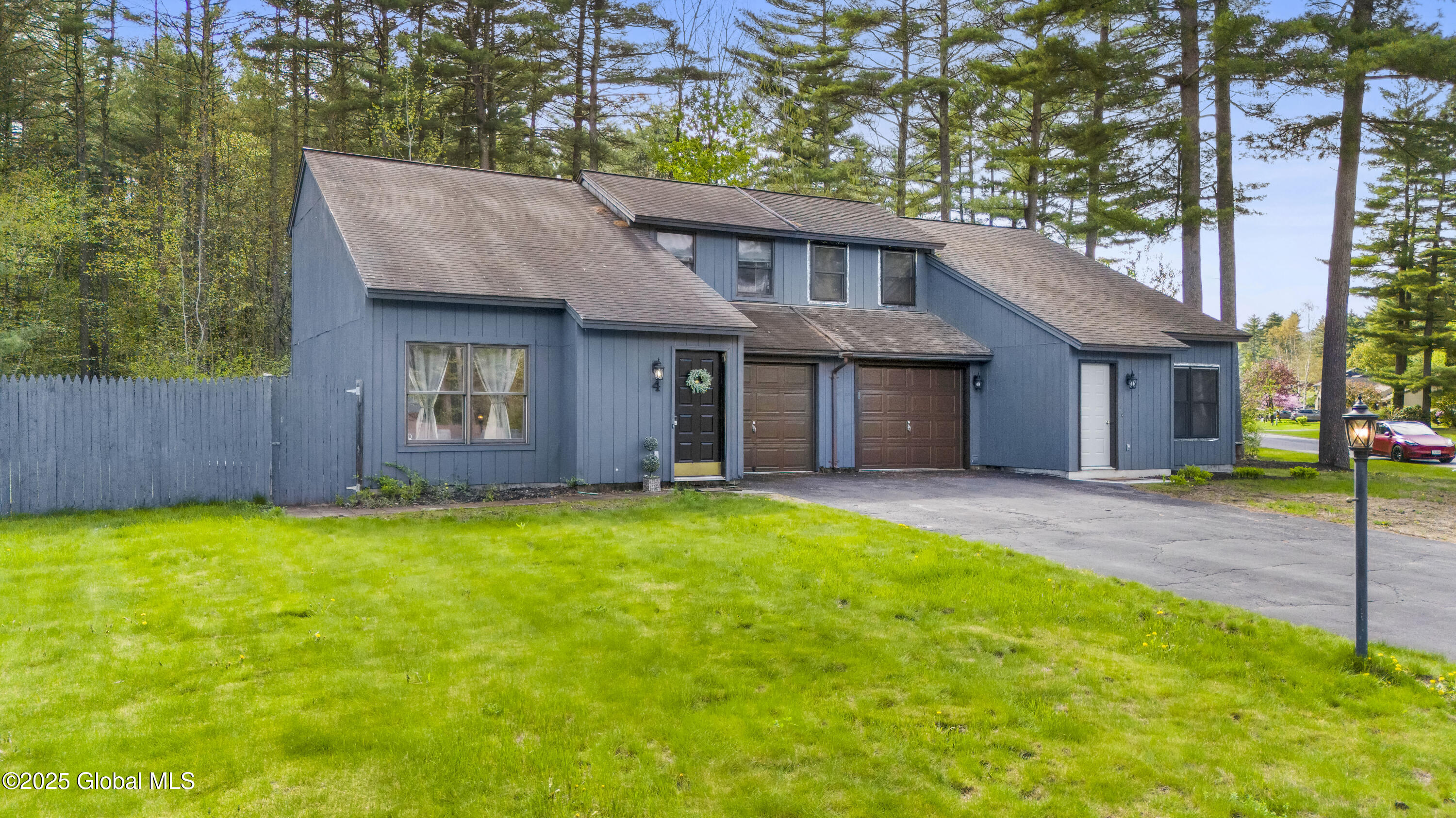 4 Queen Ann Court