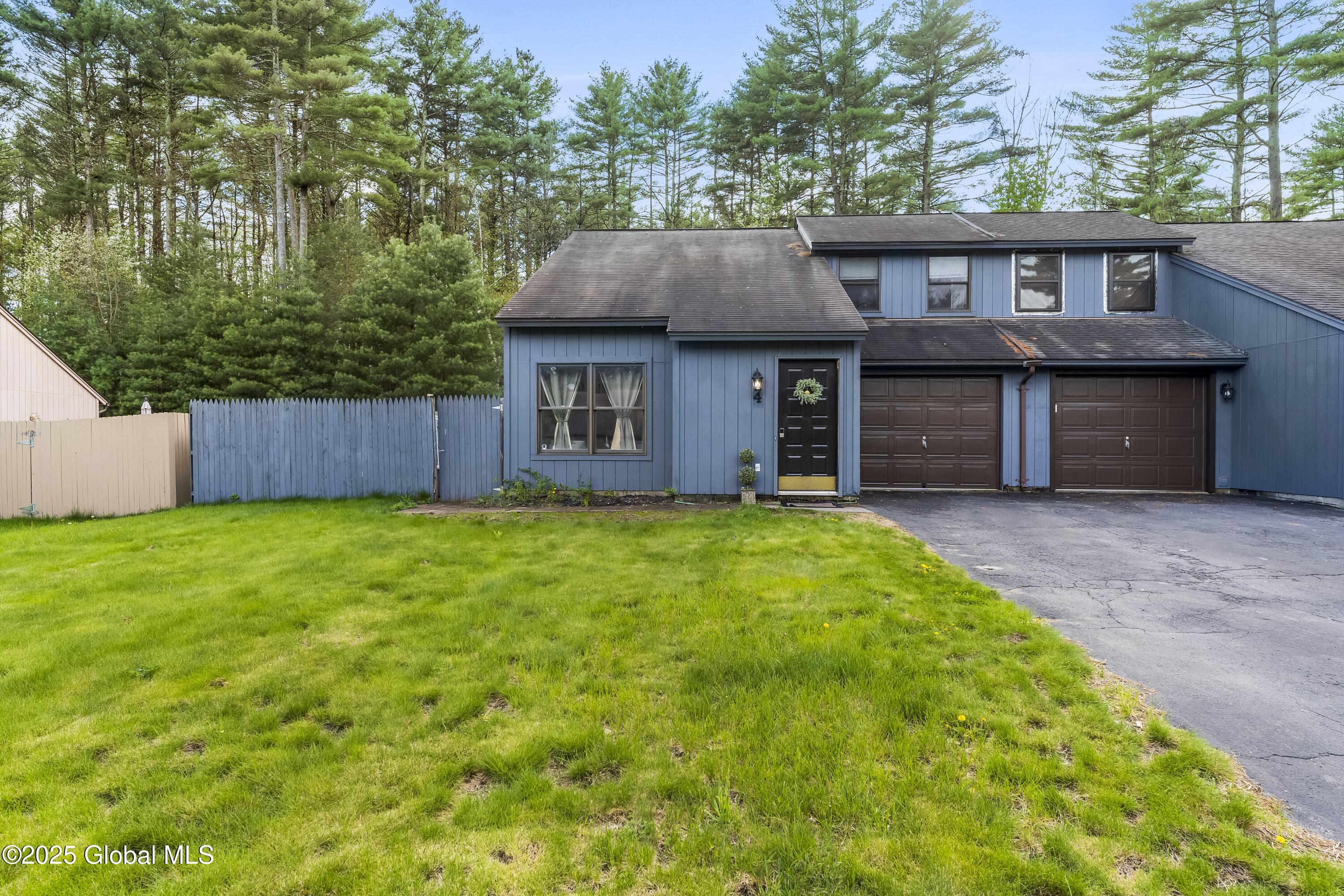 4 Queen Ann Court