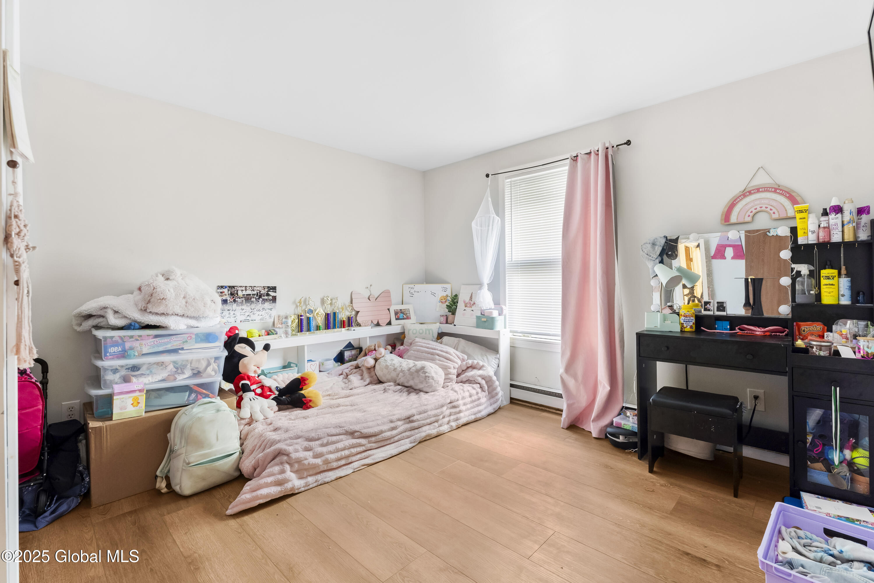 4 Queen Ann Court