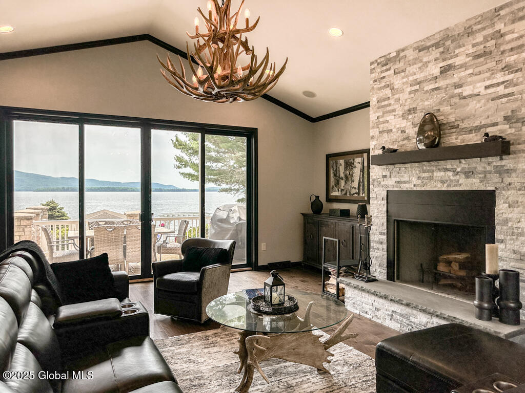 4220 Lake Shore Drive