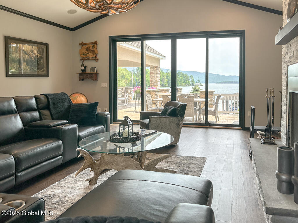 4220 Lake Shore Drive