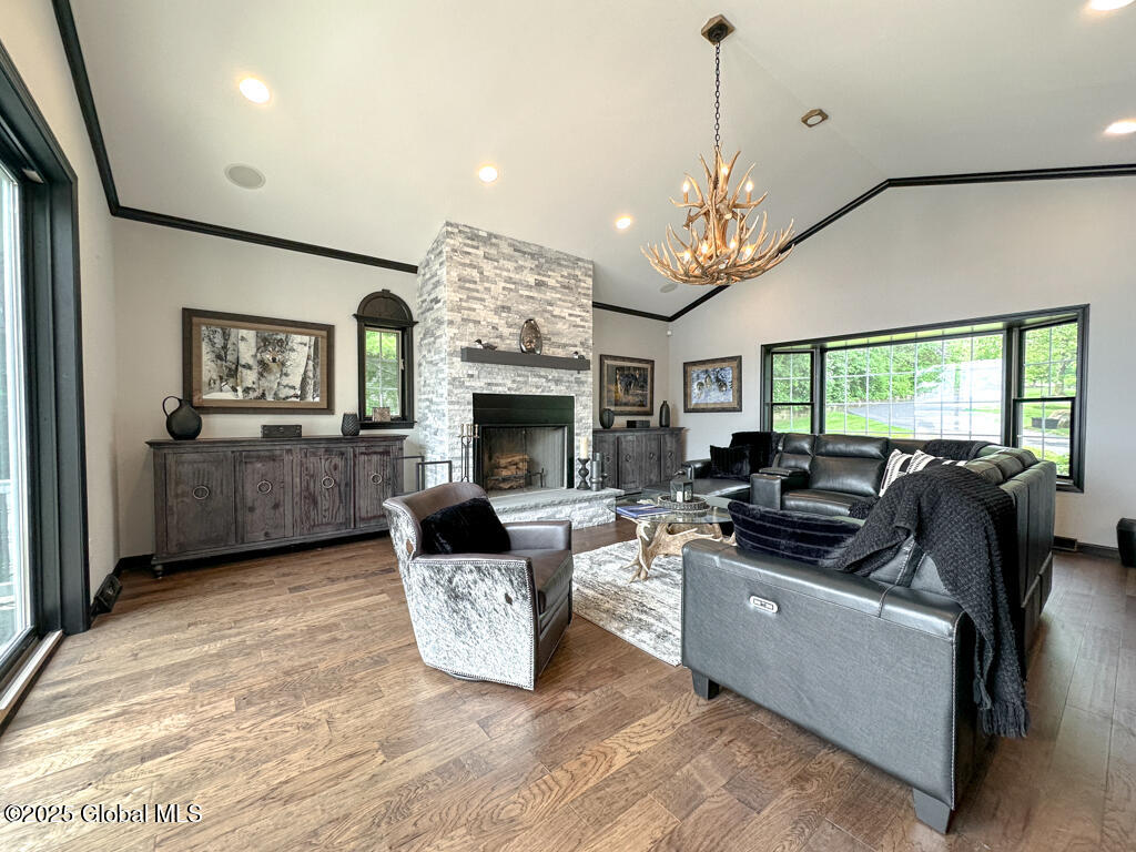 4220 Lake Shore Drive