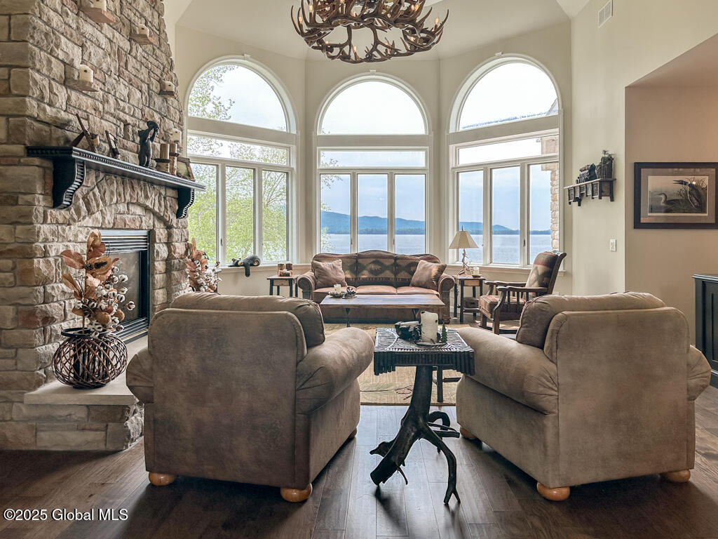 4220 Lake Shore Drive