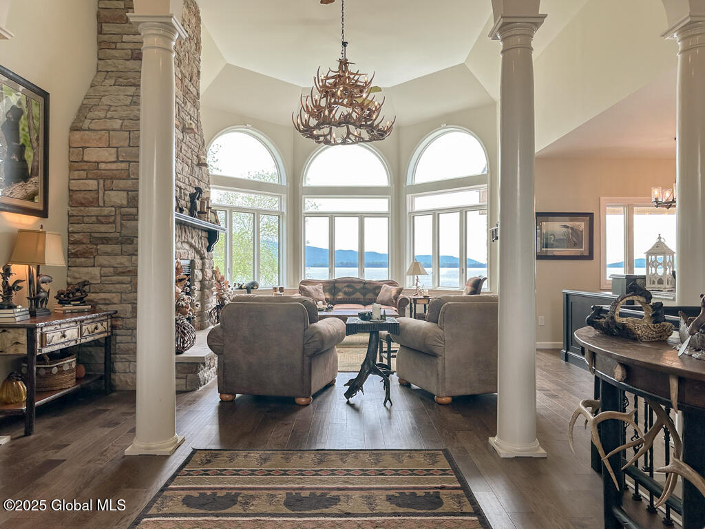 4220 Lake Shore Drive