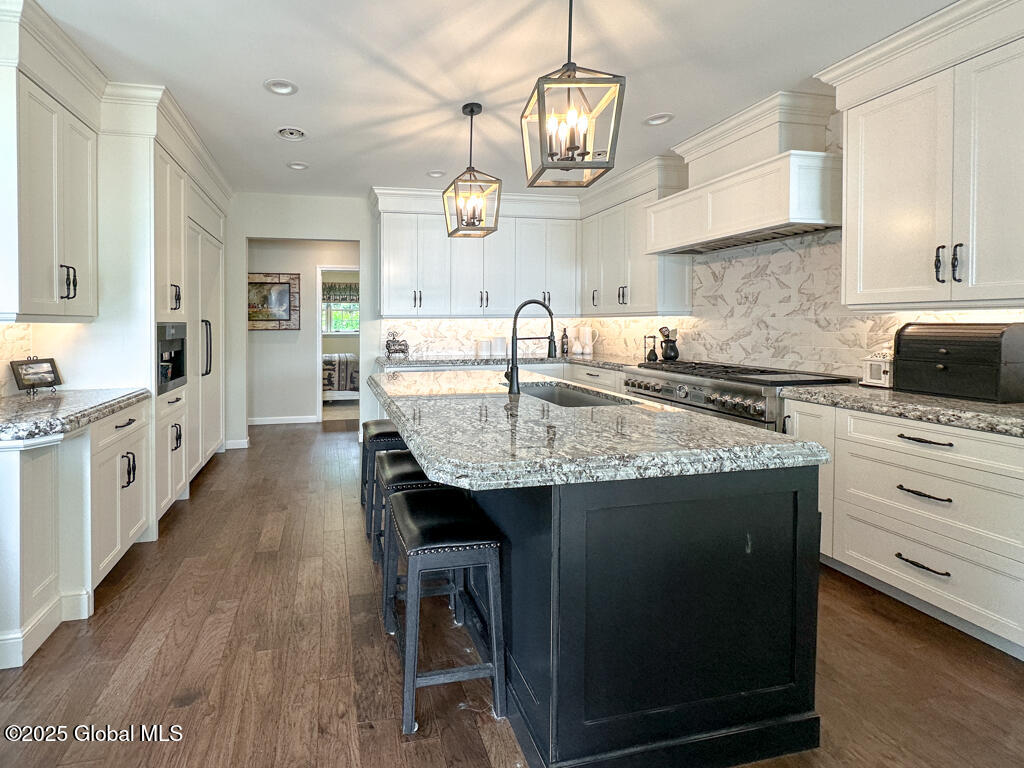 4220 Lake Shore Drive