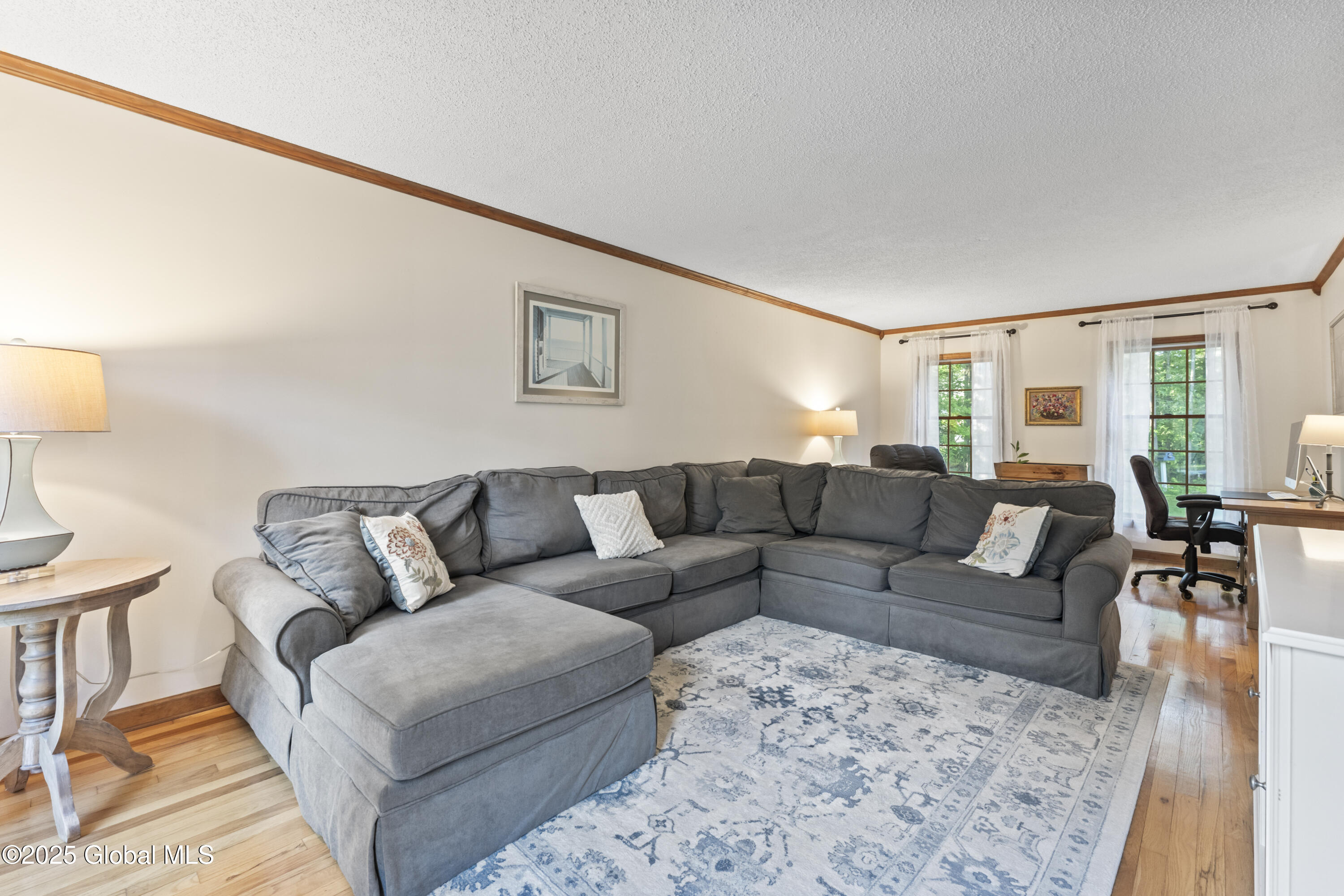6 Iroquois Drive
