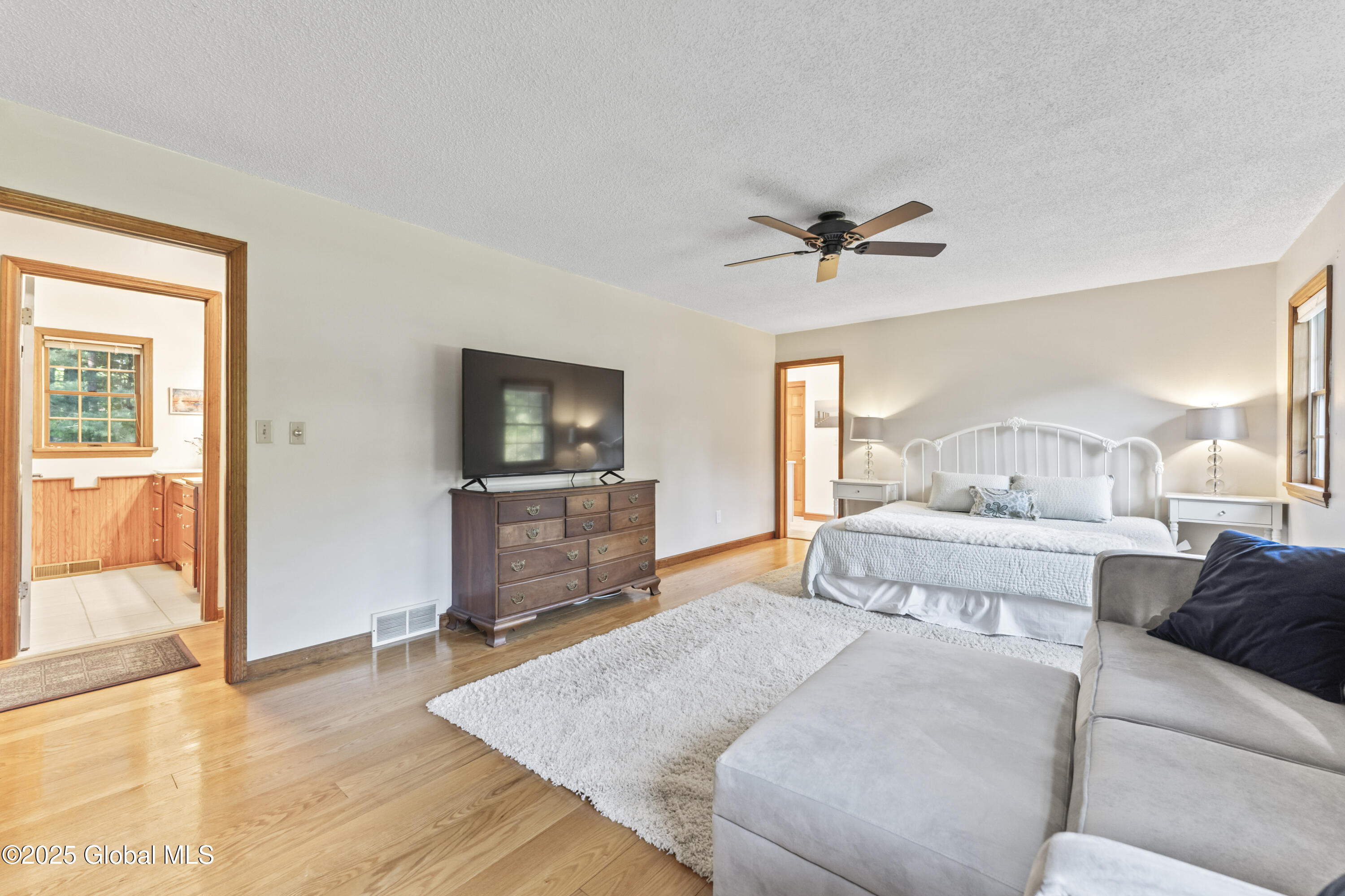 6 Iroquois Drive