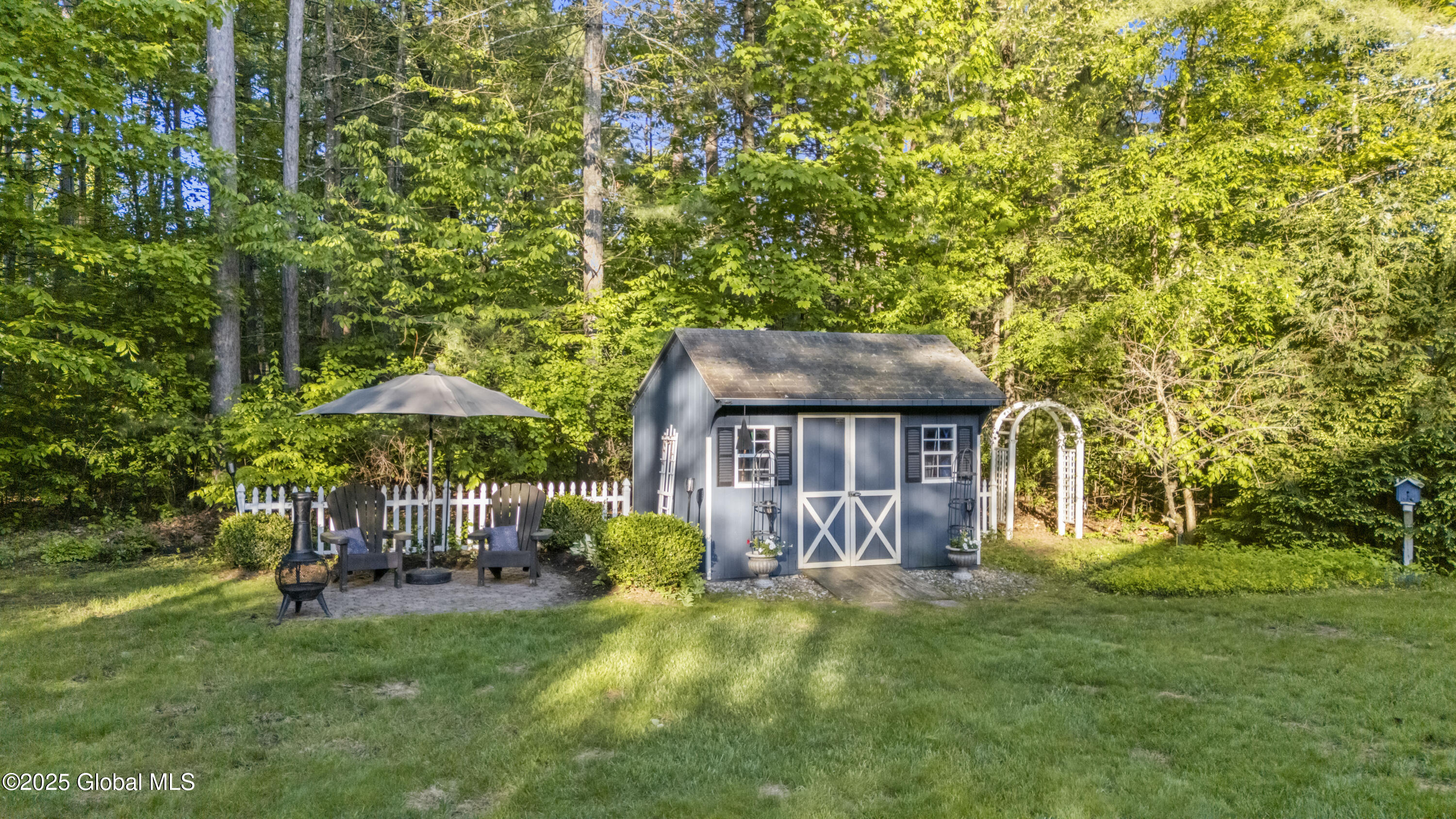 6 Iroquois Drive