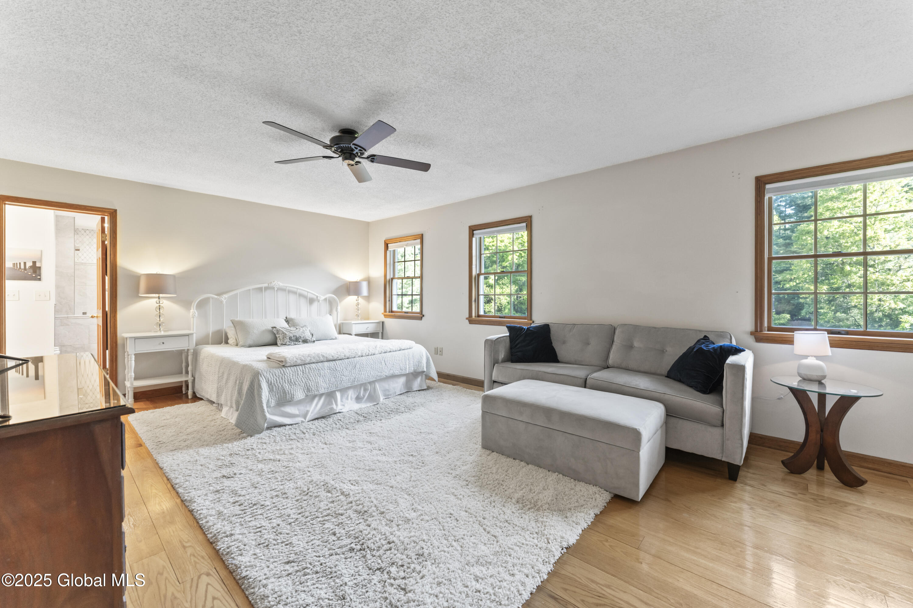 6 Iroquois Drive