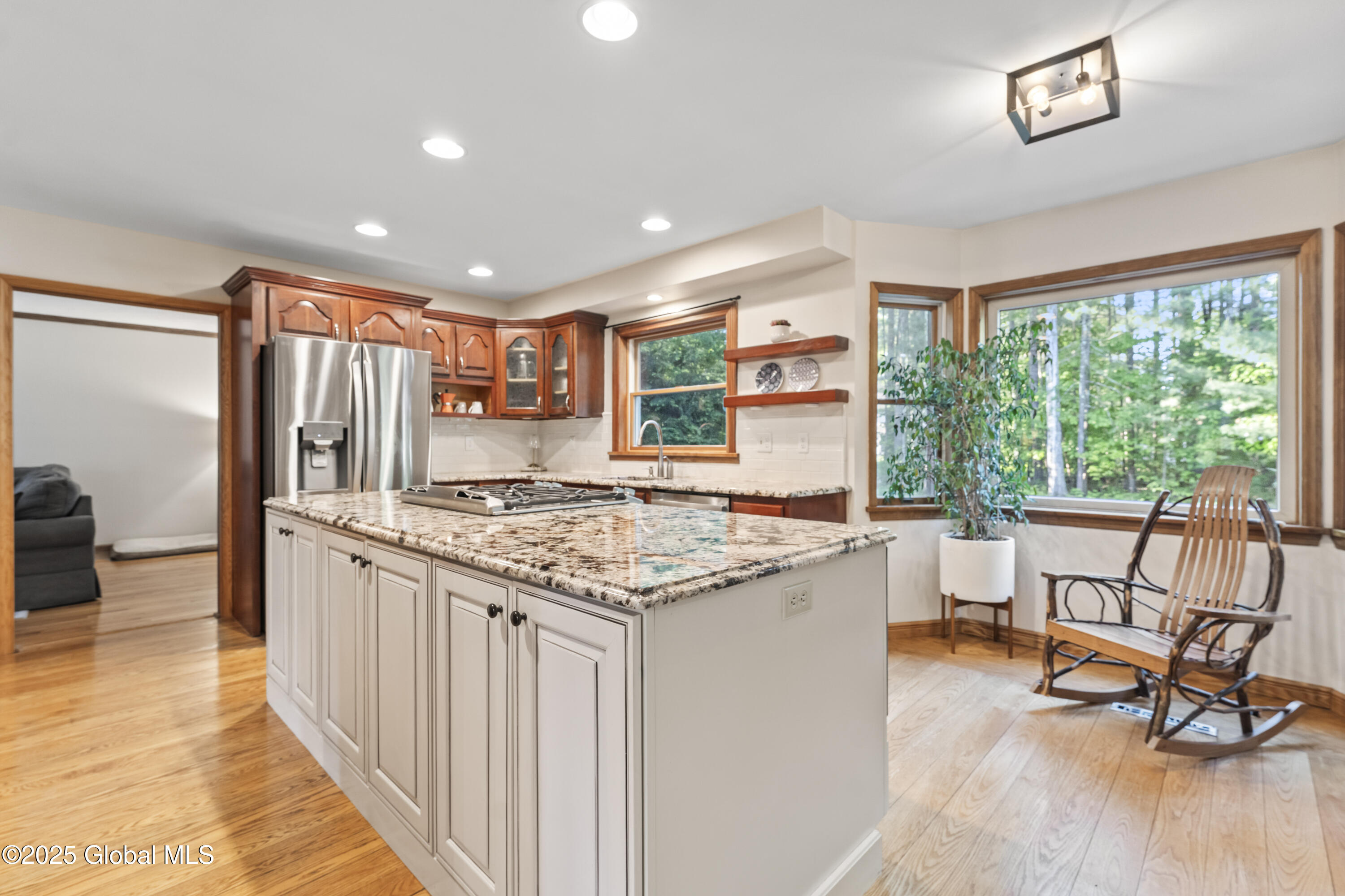 6 Iroquois Drive