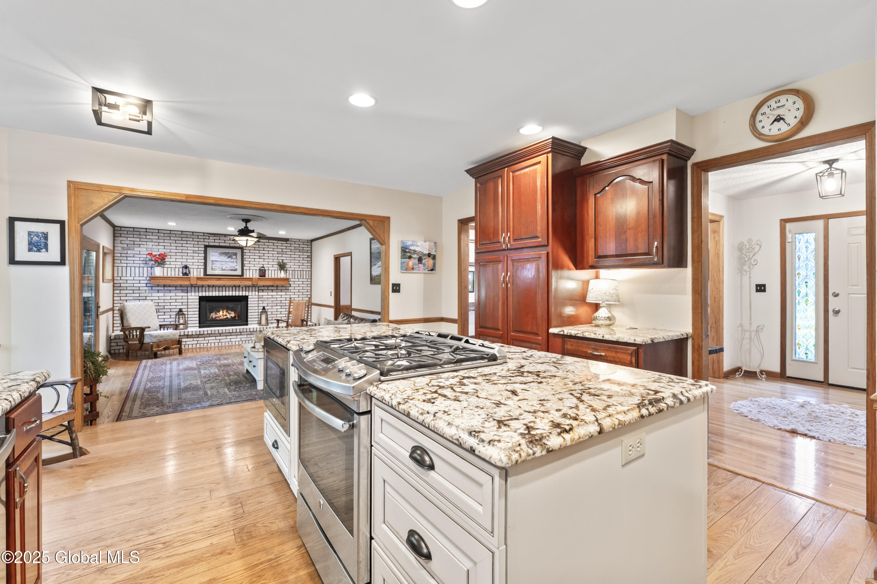 6 Iroquois Drive