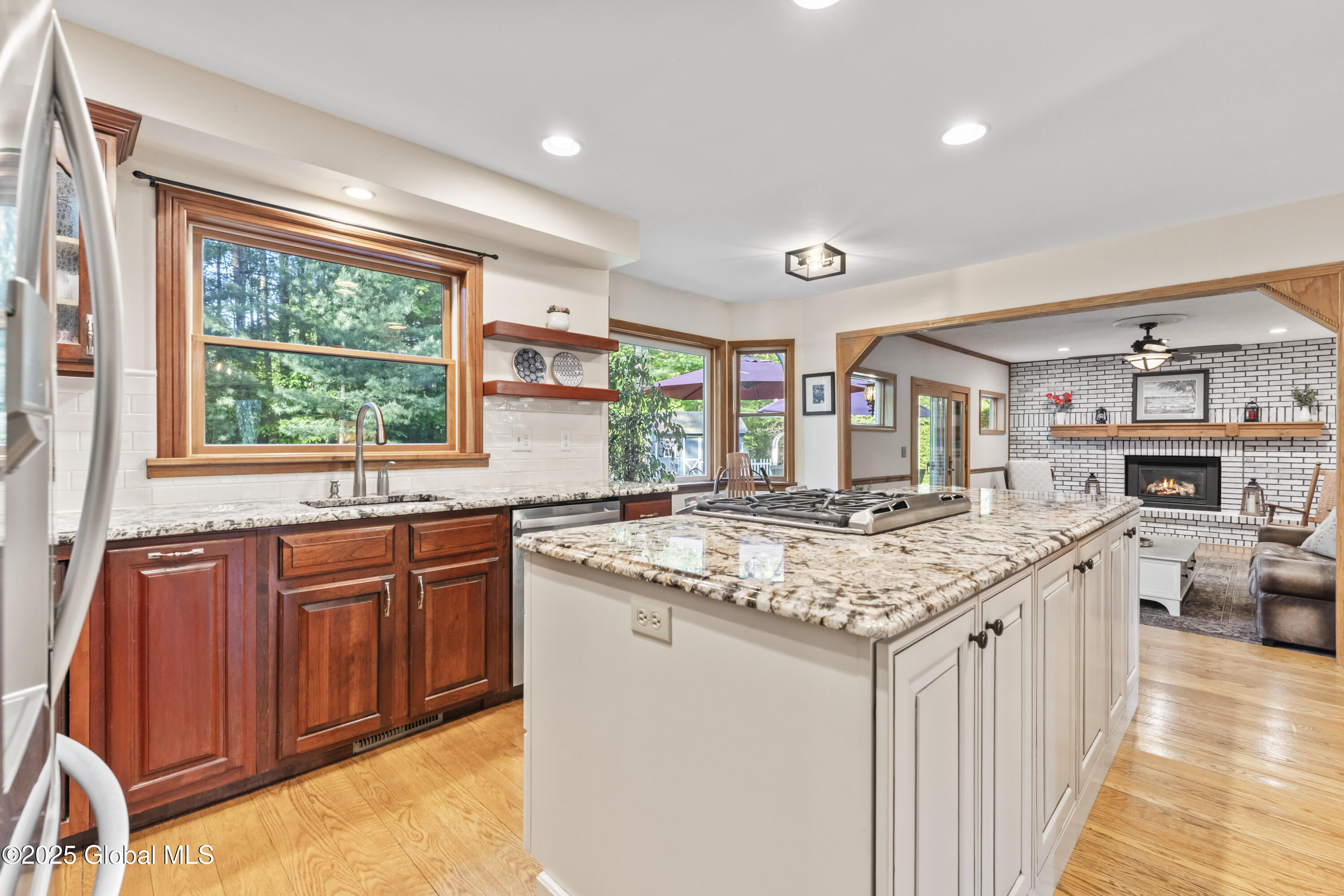 6 Iroquois Drive