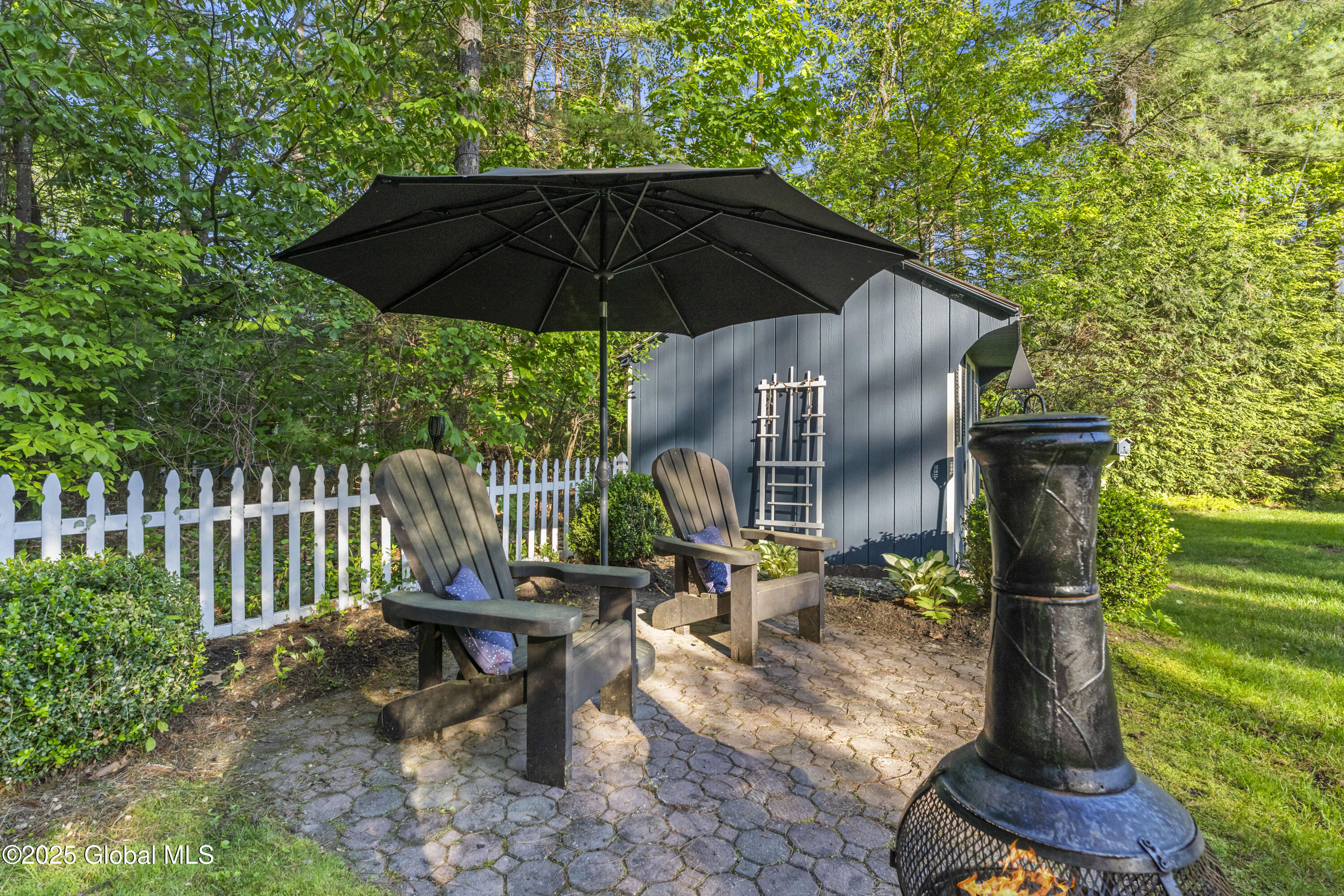 6 Iroquois Drive