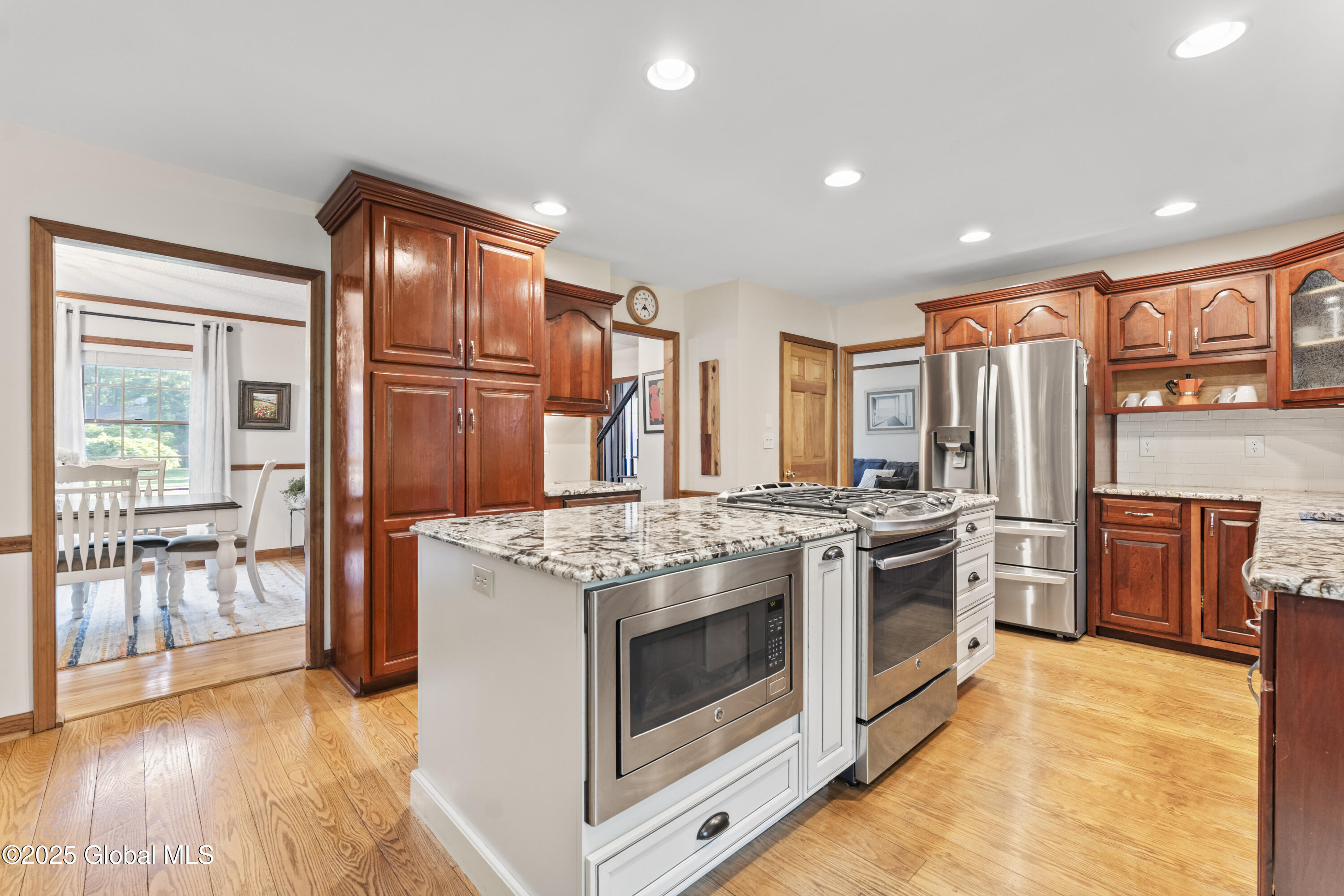 6 Iroquois Drive