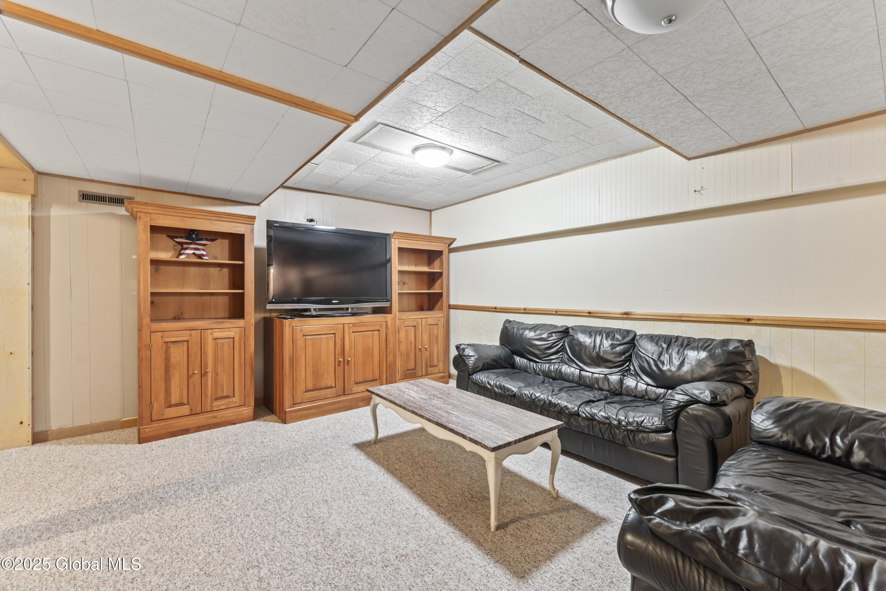 6 Iroquois Drive