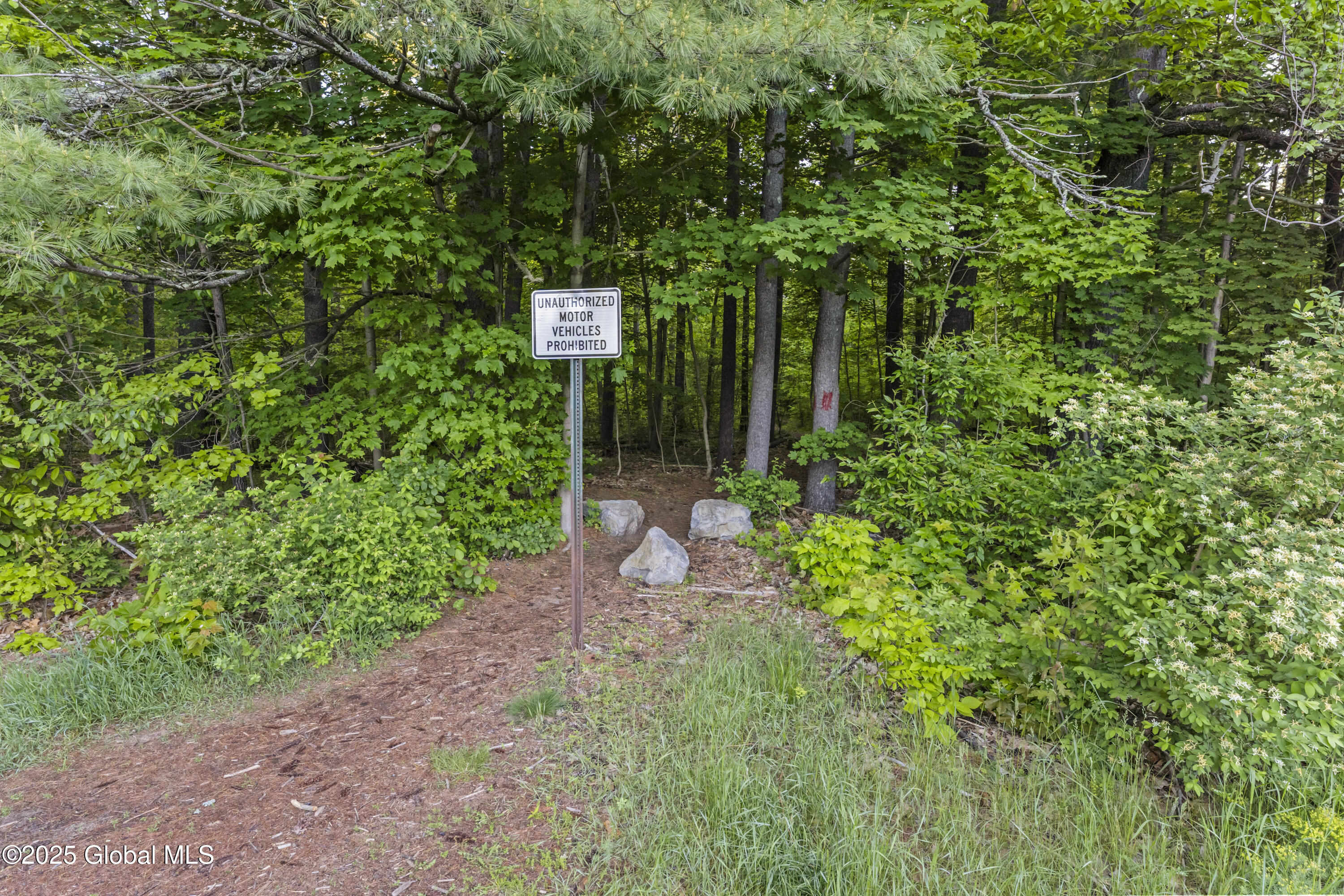 6 Iroquois Drive