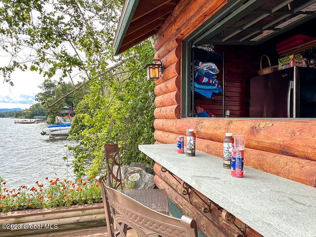 9667 Lake Shore Drive