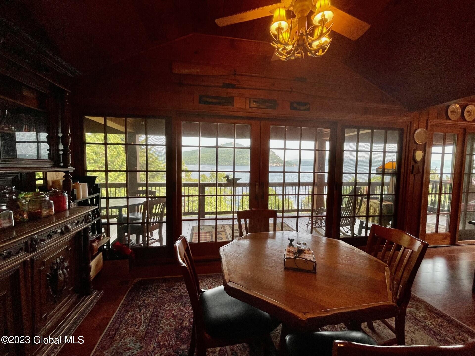 9667 Lake Shore Drive