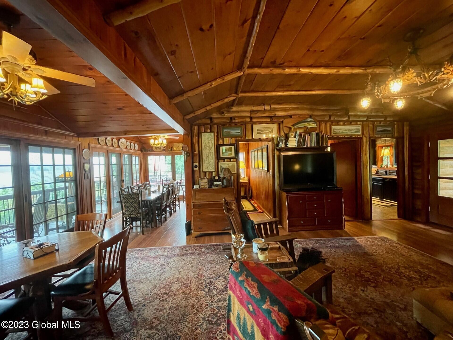 9667 Lake Shore Drive