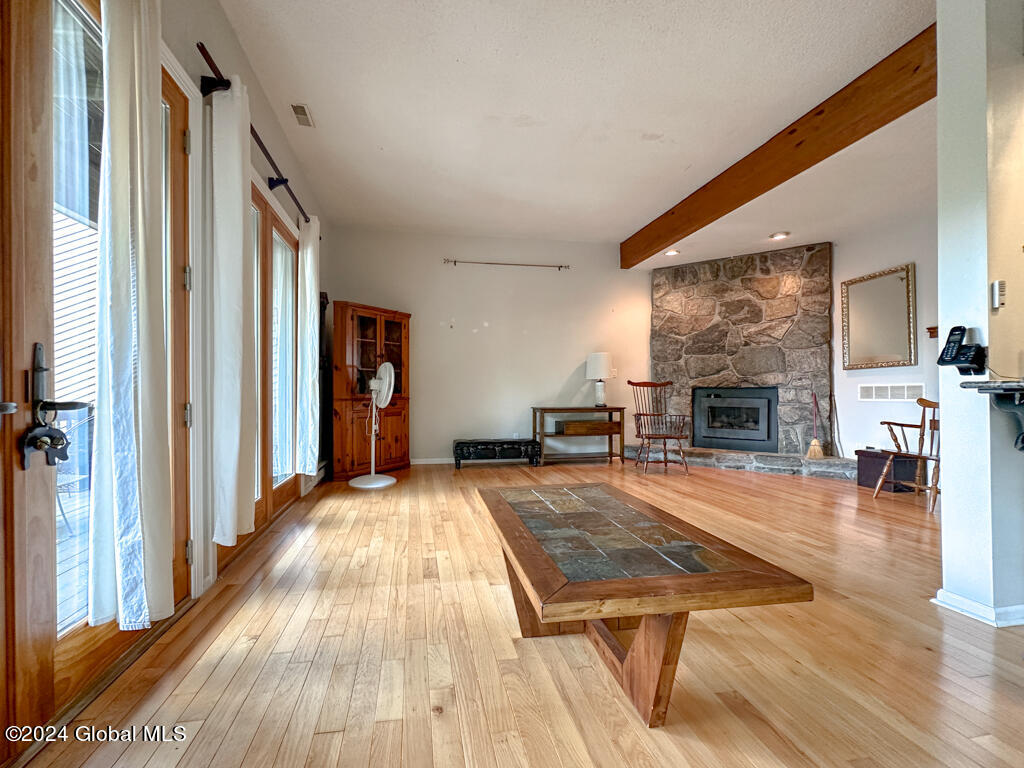 441 Lockhart Mountain Road, 1