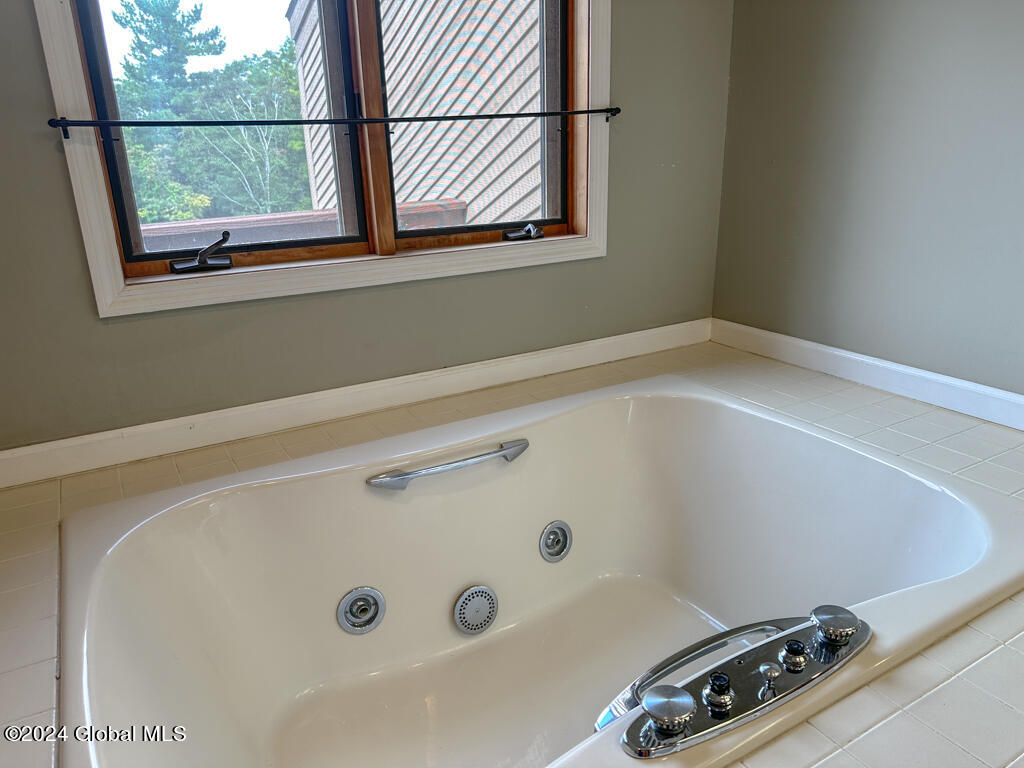 441 Lockhart Mountain Road, 1