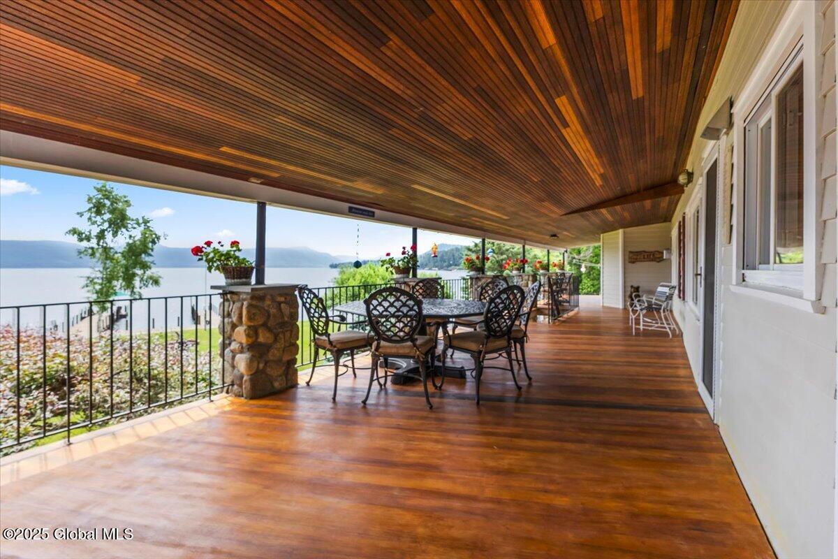 9042 Lake Shore Drive