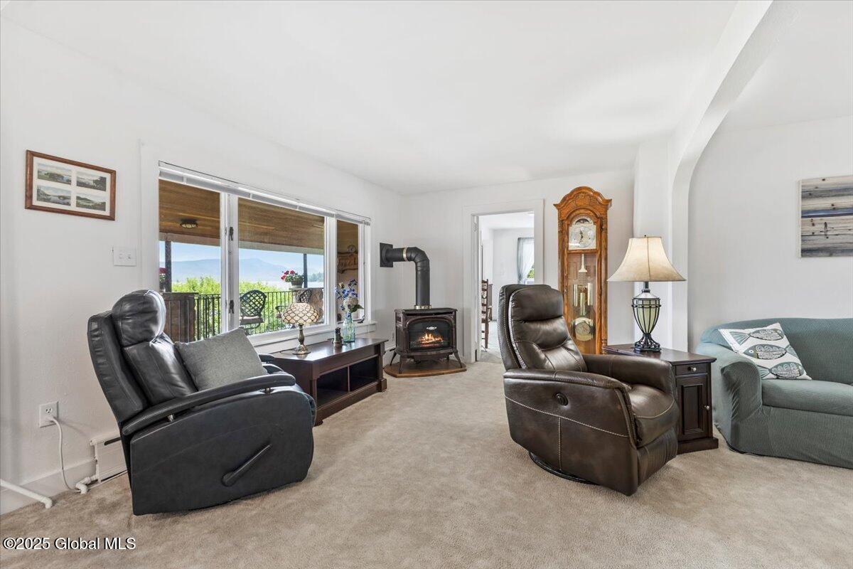 9042 Lake Shore Drive
