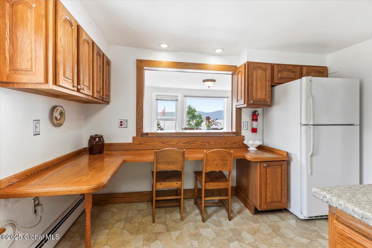 9042 Lake Shore Drive