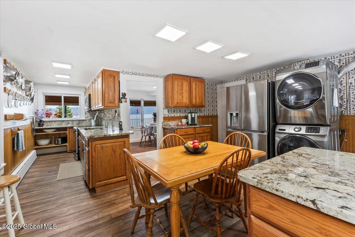 9042 Lake Shore Drive