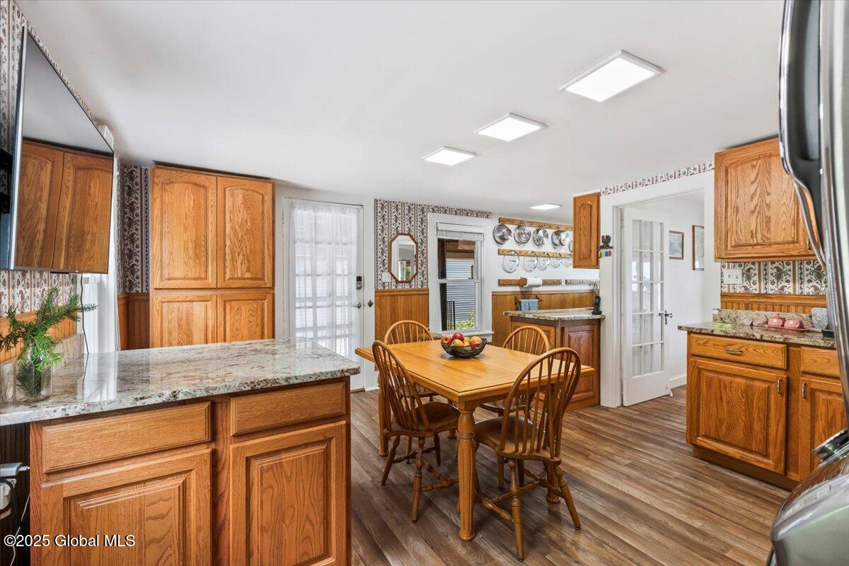 9042 Lake Shore Drive