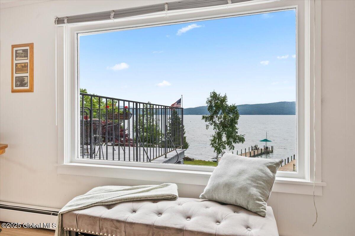 9042 Lake Shore Drive