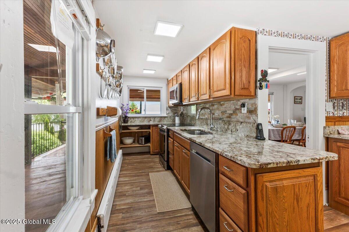 9042 Lake Shore Drive