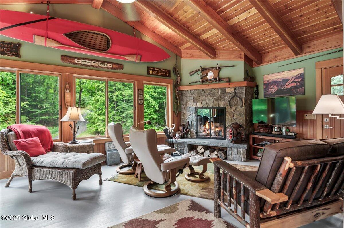 5879 Lake Shore Drive